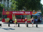 Бас-туристики — туристические автобусы, на которых можно объехать Барселону экскурсионно. Три маршрута- красный, синий, желтый