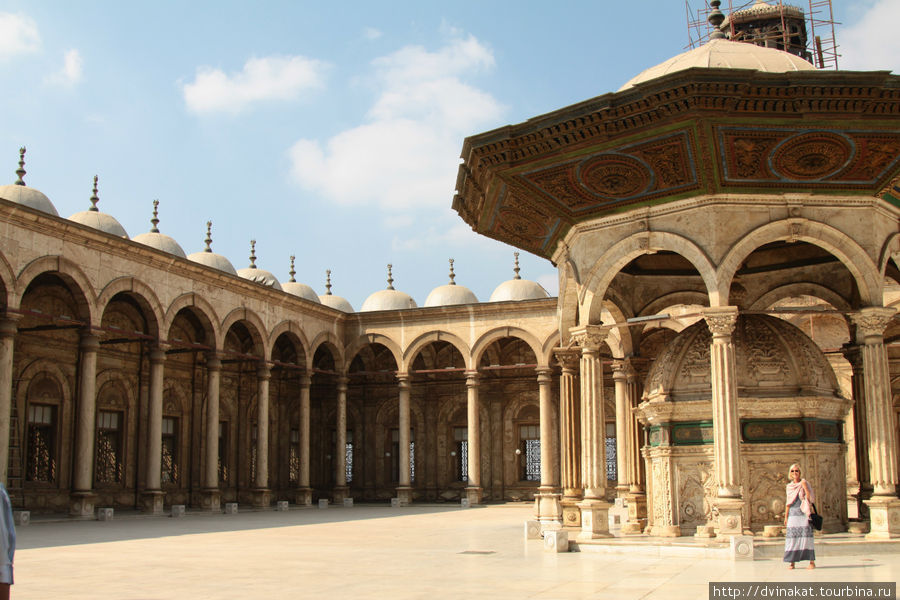 Коридоры  мечети Мухамеда Али Каир, Египет