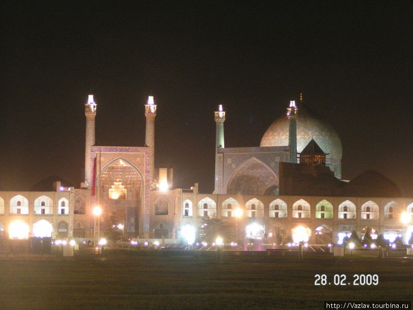 Площадь в подсветке Исфахан, Иран