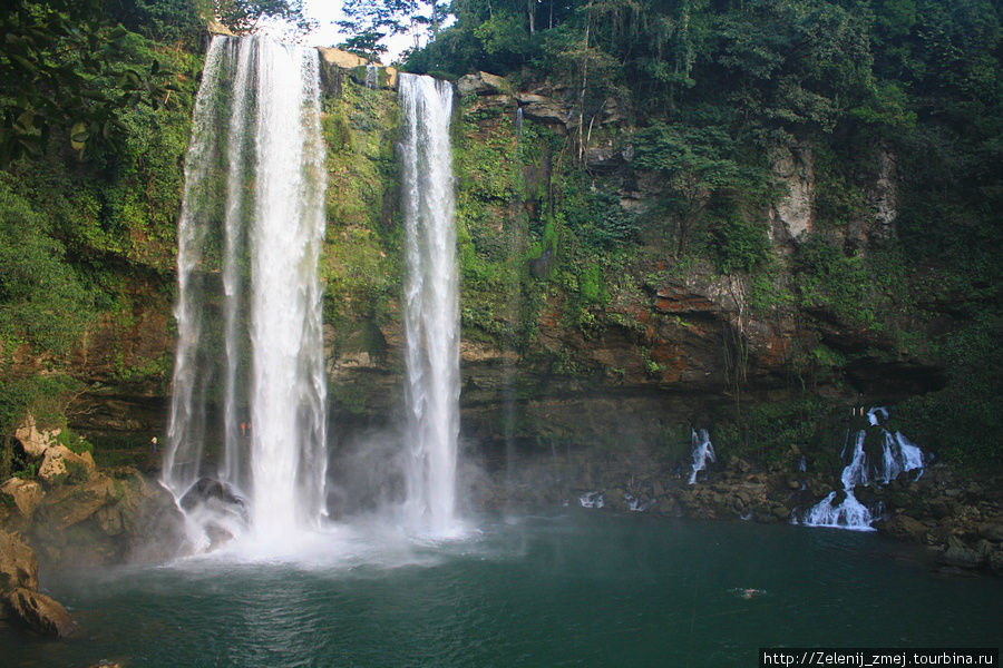 Водопад Мисоль-Ха Йашчилан древний город, Мексика