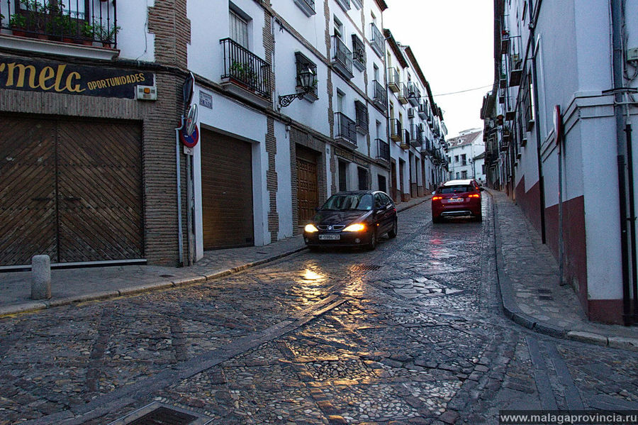 Антекера-город, где есть улица Ада. Монументаль. Колоссаль Антекера, Испания