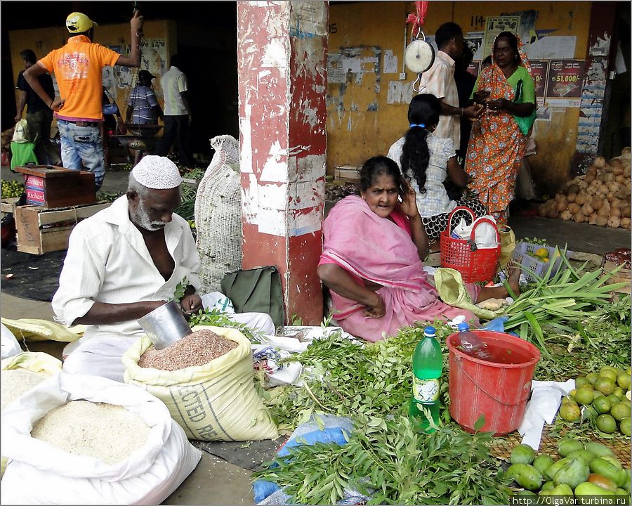 Продавцы.... Тринкомали, Шри-Ланка