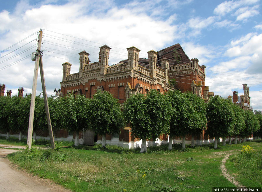 Старожилово — останки некогда роскошной усадьбы Дервиза Старожилово, Россия