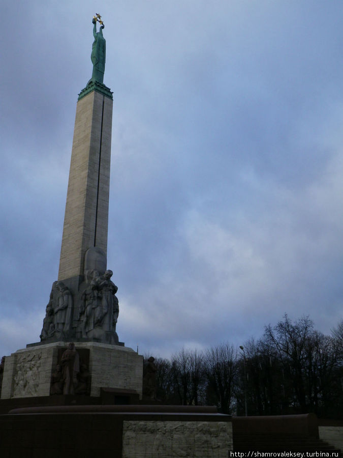 Памятник Латышской Свободе Рига, Латвия