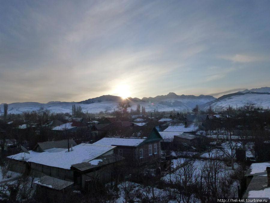 Восход над Караколом Каракол, Киргизия
