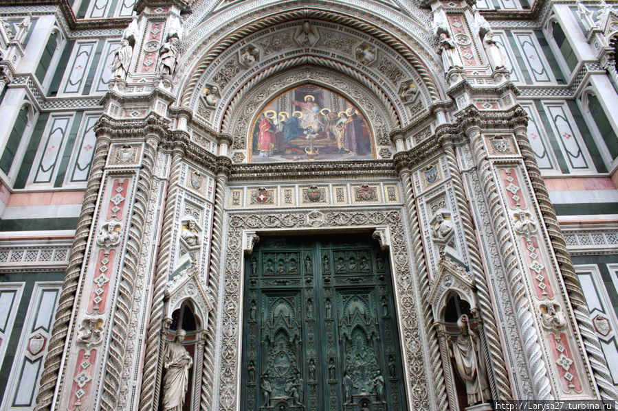 Главный портал собора Флоренция, Италия