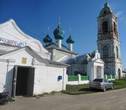 Воскресенская церквь в Чёрной Заводи. Некасовский район Ярославской области.

Кирпичная церковь, построенная в 1763 при помощи графа Г. И. Головкина. 
В 1930-х была закрыта, но в 1945 возвращена верующим, более не закрывалась.