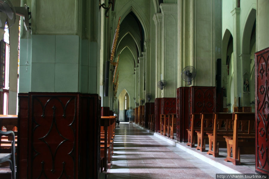 Собор Святого Иосифа Ханой, Вьетнам