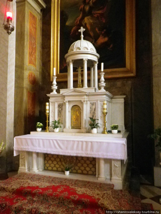 Базилика св. Апостола Иоанна и св. Архангела Михаила Эгер, Венгрия