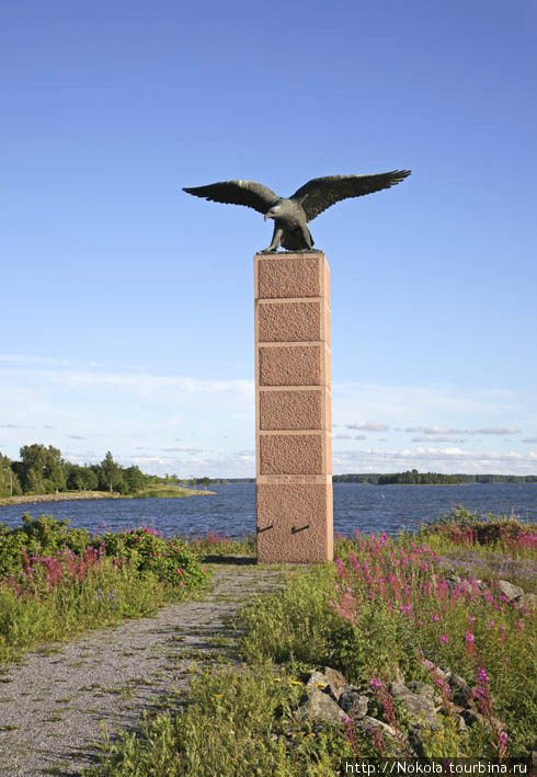 Памятник финским авиаторам Вааса, Финляндия