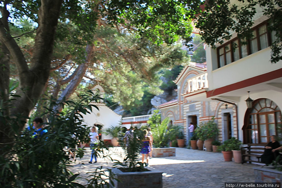 Монастырь Святого Георгия в ущелье Солинари. Ираклион, Греция
