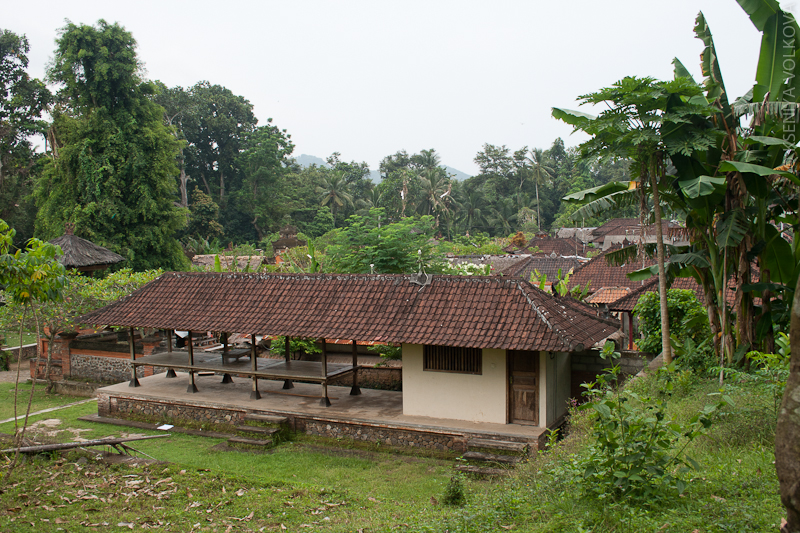 Тенганан — деревня племени Ага-ага Тенганан, Индонезия