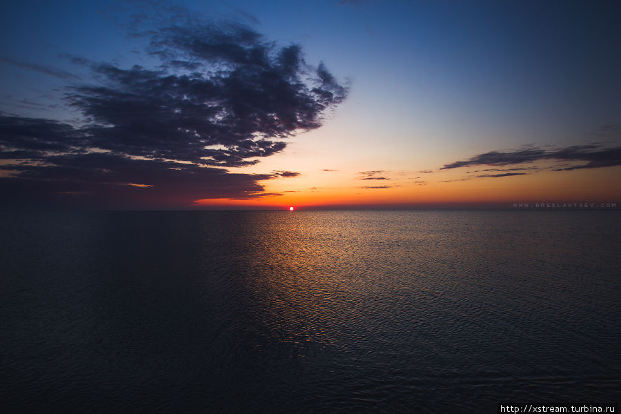 Начало второго дня, около 5 утра, рассвет. Республика Крым, Россия