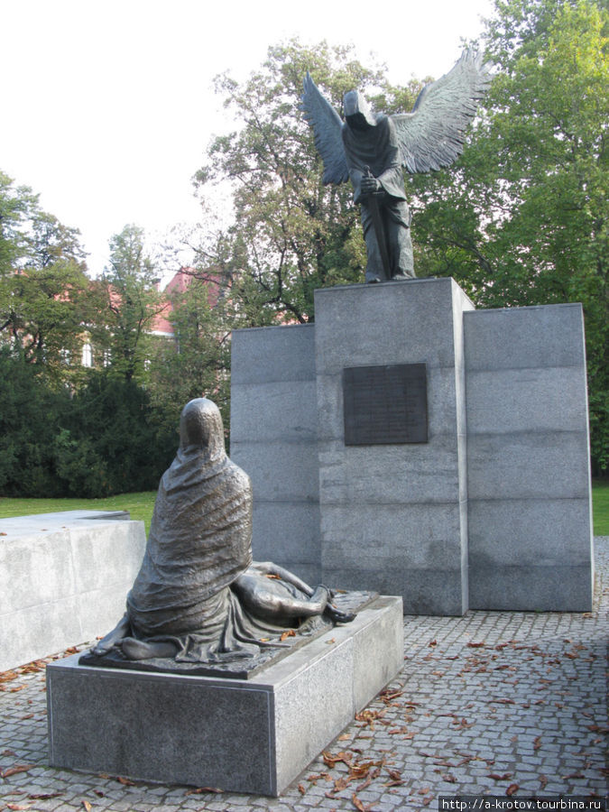 Памятник жертвам расстрелов в Катыни Вроцлав, Польша
