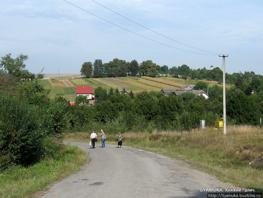 Вид на Крылос от трассы. Крылос, Украина