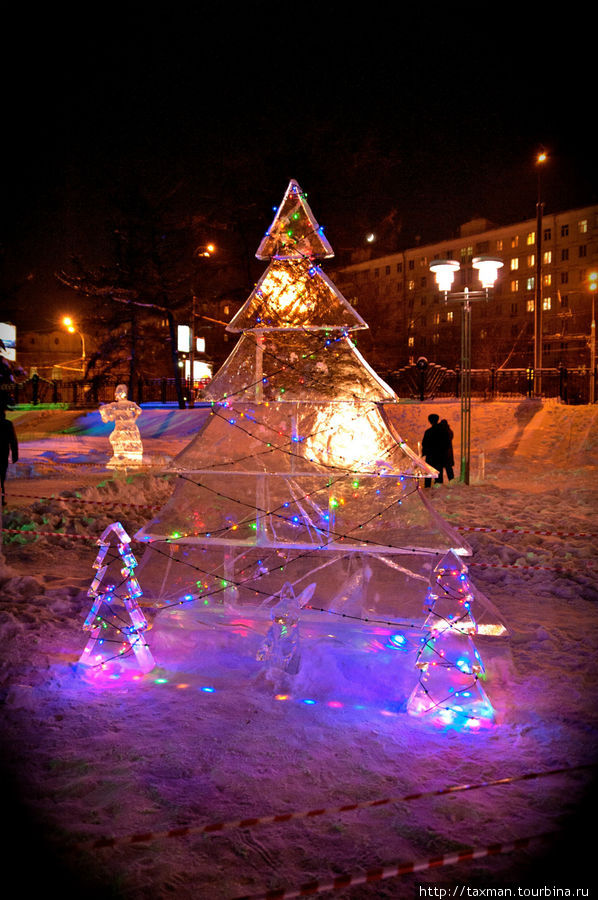 Фестиваль ледовой и светой скульптуры «Вьюговей 2011» Москва, Россия