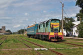 Пригородный поезд Голованевск — Помошная. Обожаю такие поезда: старый тепловоз и одинокий вагон.