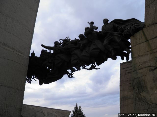 Мемориальный комплекс Изюм, Украина