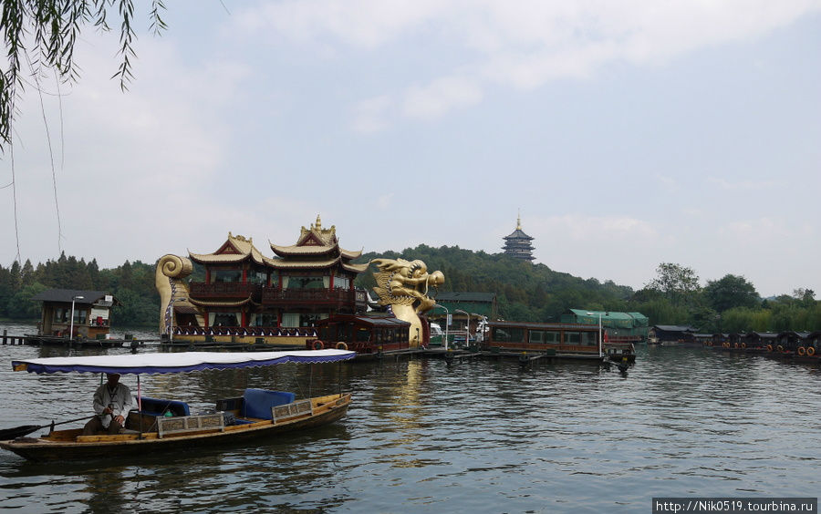 Озеро Сиху — одно из самых живописных мест Китая. Ханчжоу, Китай