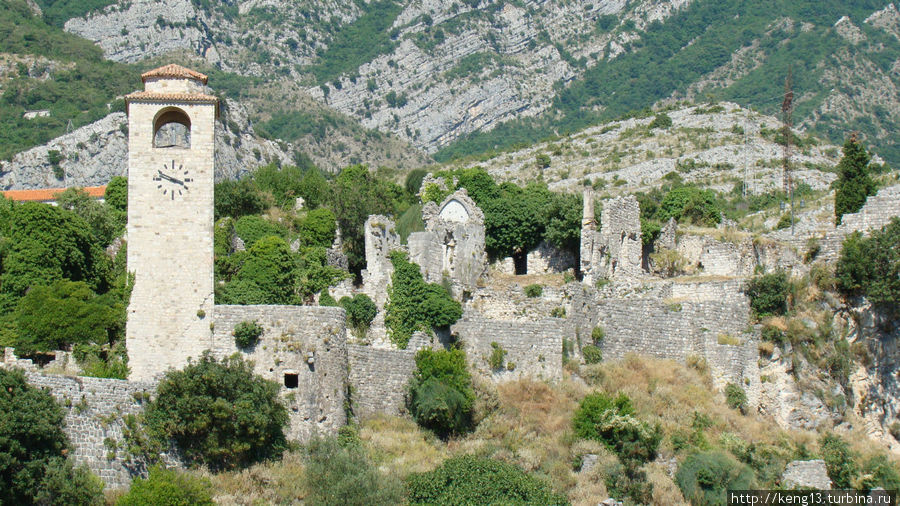 Живописные руины старого города - крепости