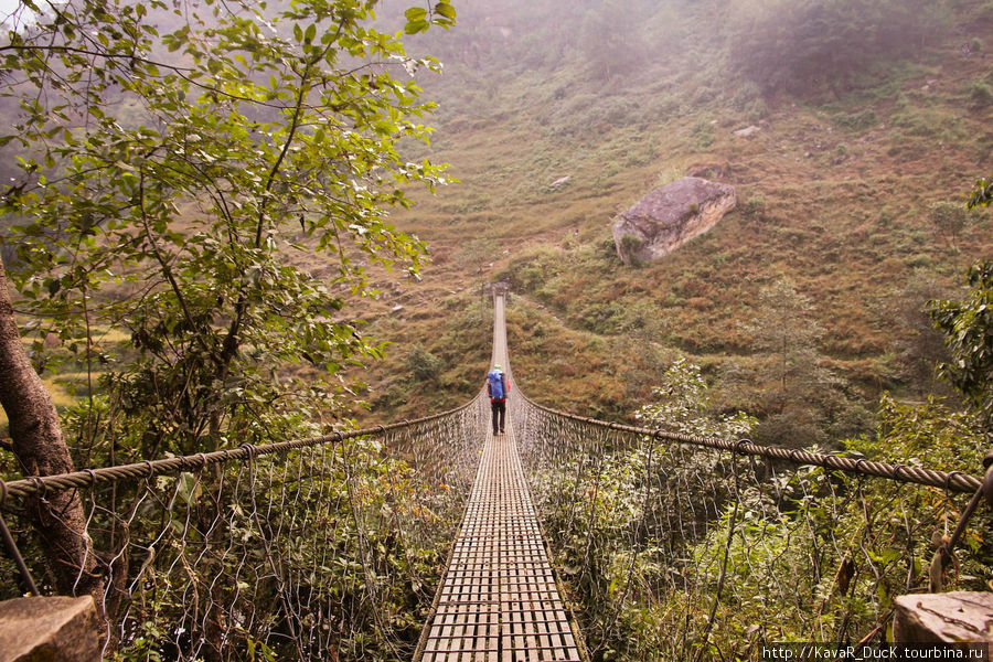 длинна моста 106 метров Лукла, Непал