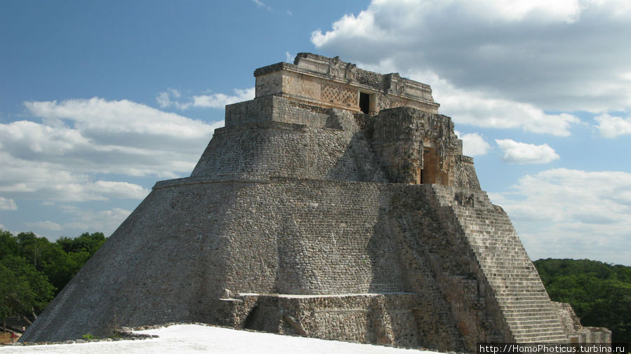 Ушмаль. Пирамида колдуна Ушмаль, Мексика