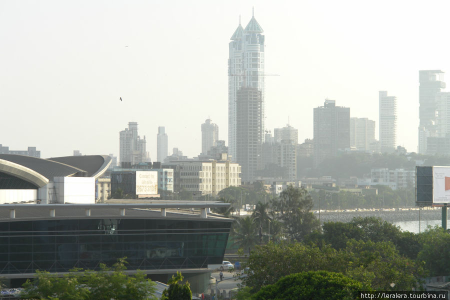Мумбаи — финансовый центр Индии. Здесь растут высотки. Правда с меньшей интенсивностью, чем в Китае. Мумбаи, Индия