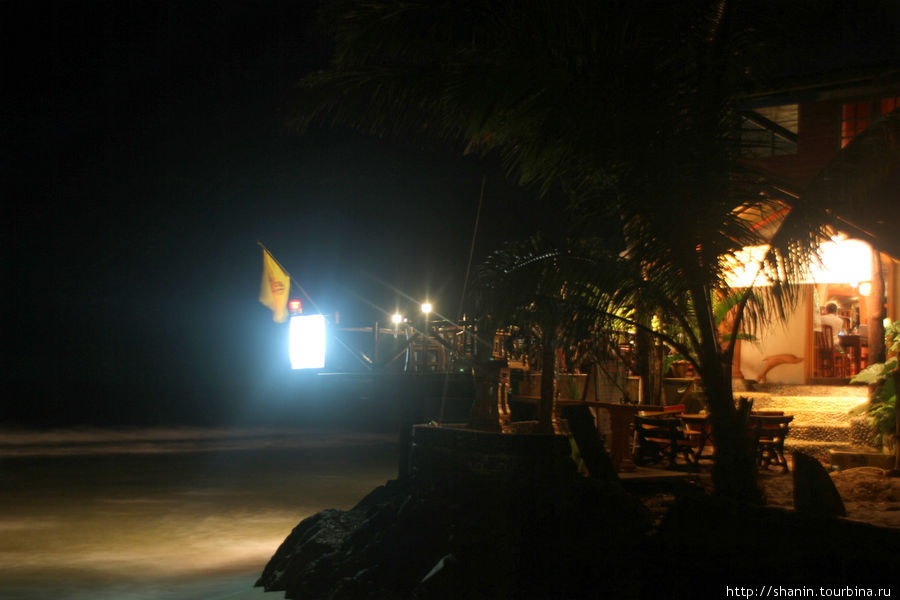 Ночью на берегу моря Остров Чанг, Таиланд