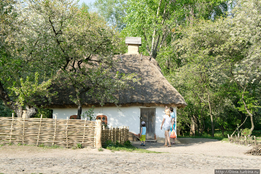 Музей народной архитектуры и быта Украины Киев, Украина