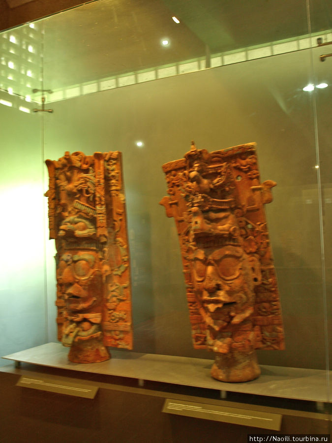 это маски богов защитников Паленке, Мексика