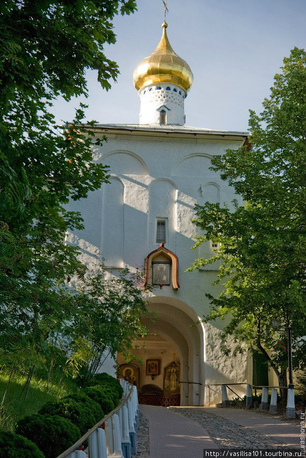 Никольский храм Печоры, Россия
