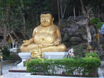 г.Чианг Саен. Храм Wat Phra Thet Doi Tung. Китайский Будда.