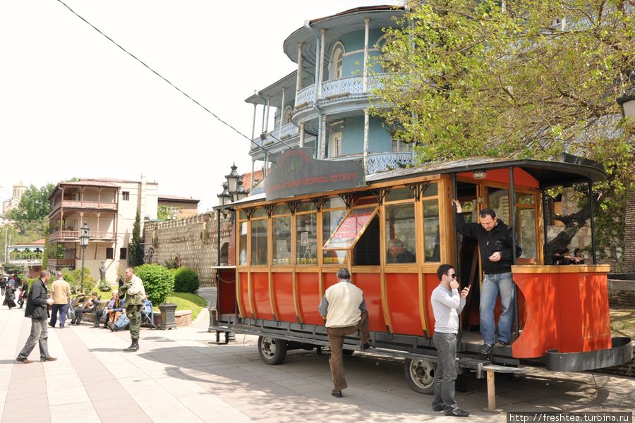 В память о старом тифлисском трамвае. Тбилиси, Грузия