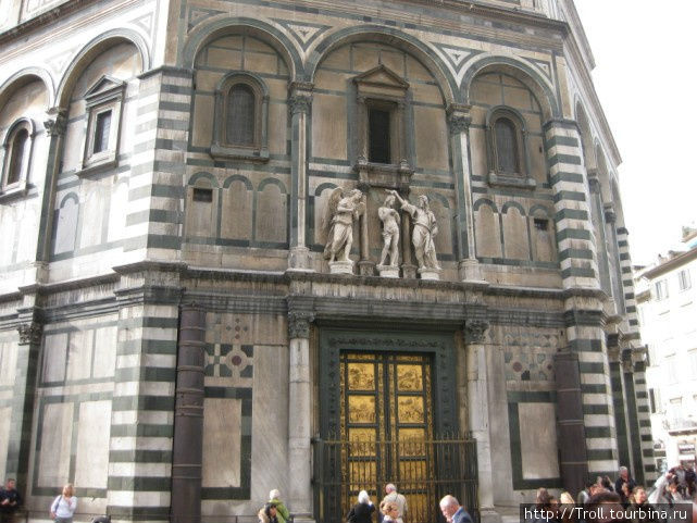 Гордость Флоренции в трех частях и множестве деталей Флоренция, Италия