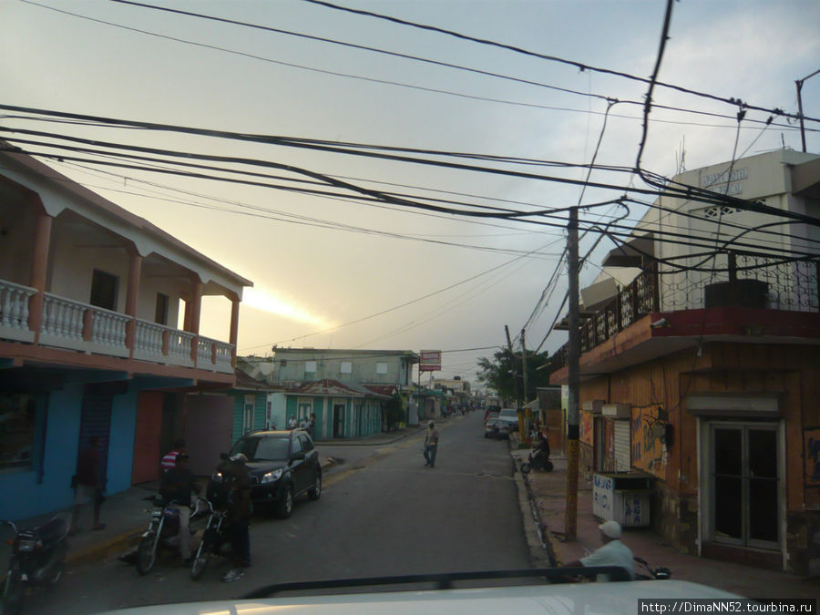 Городок по пути в столицу. Санто-Доминго, Доминиканская Республика