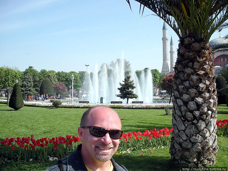 Мой любимый был очень рад солнечной погоде,фотографии получались лучше Стамбул, Турция