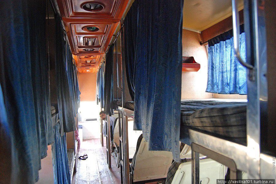 Спальные места в автобусе Джайпур, Индия