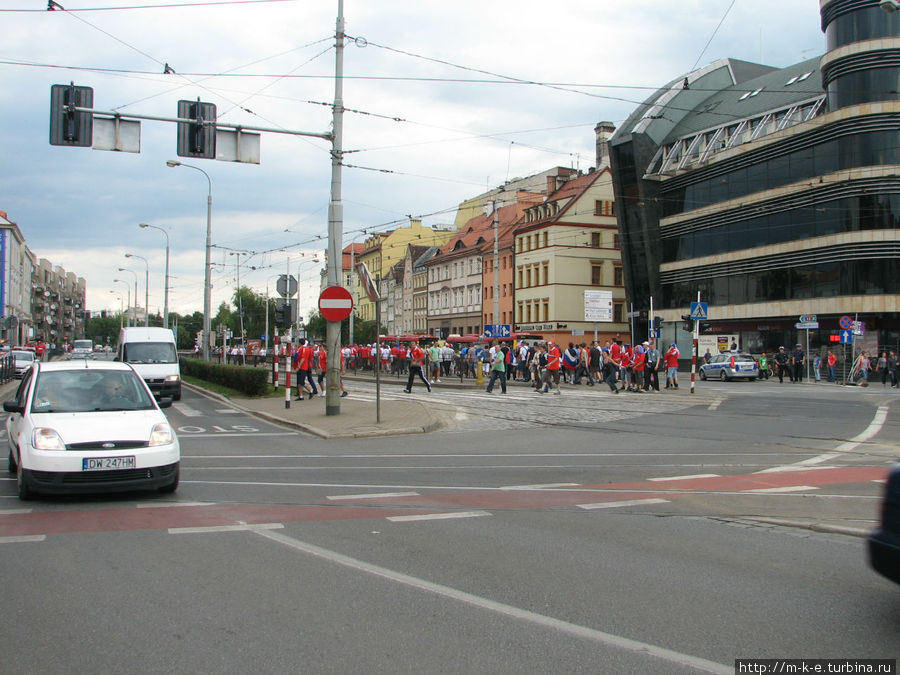 Подготовка болельщиков к матчу Вроцлав, Польша