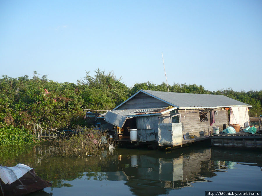 Путешествие по озеру Тонлесап в гости к вьетнамским беженцам Сиемреап, Камбоджа