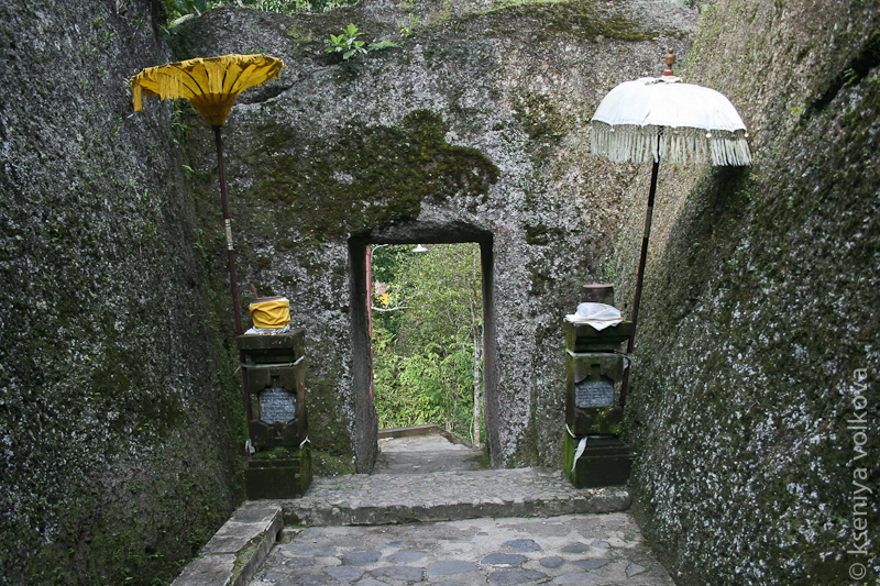 Вход на территорию храма Убуд, Индонезия