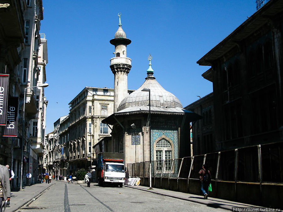 Улочка, по коей мы пошли от Сиркеджи Стамбул, Турция