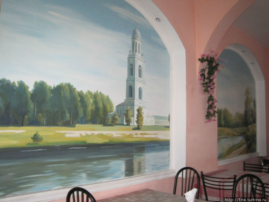 В ресторане Согожа. На стенах симпатичные картины с видами Пошехонья Пошехонье, Россия