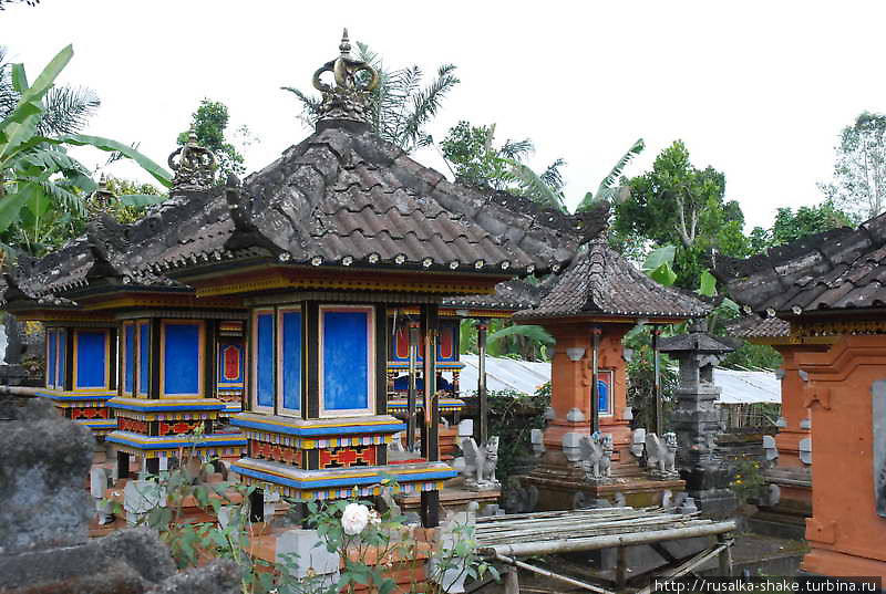 Обычный город с необычной легендой Бедахулу, Индонезия
