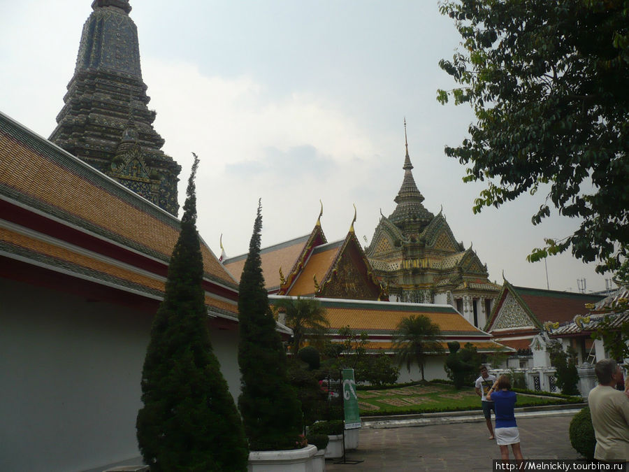 Храм Будды, ожидающего достижения нирваны Бангкок, Таиланд