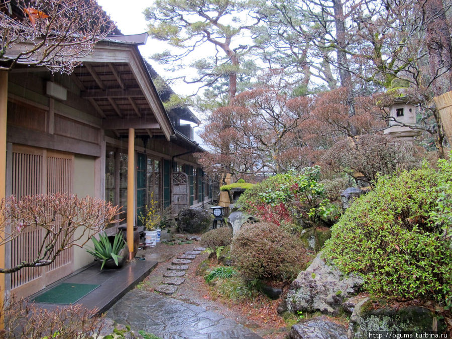 Сад внутри школы Гудзё, Япония
