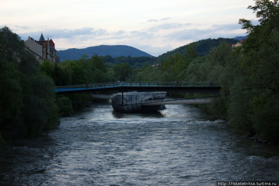 Вид на Murinsel Грац, Австрия