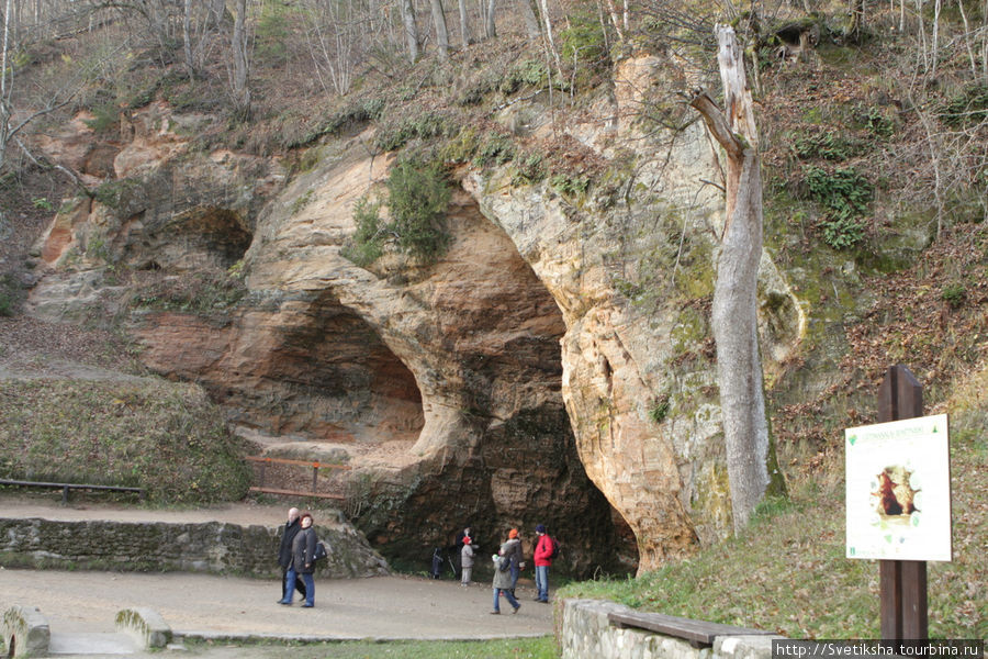 Пещера залитая любовными слезами Сигулда, Латвия