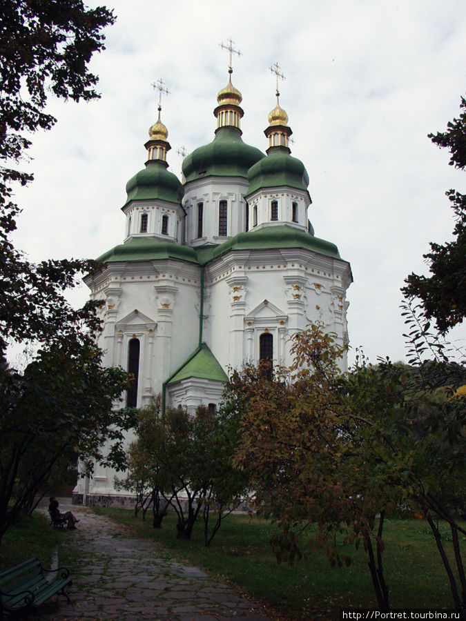 Киев: под защиту монастырских стен Киев, Украина