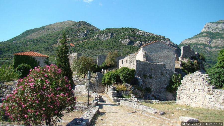 Живописные руины старого города - крепости