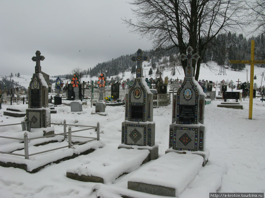 деревенское кладбище Львовская область, Украина